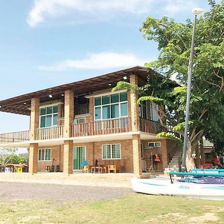 Ombak Deru Lodge มารัง ภายนอก รูปภาพ