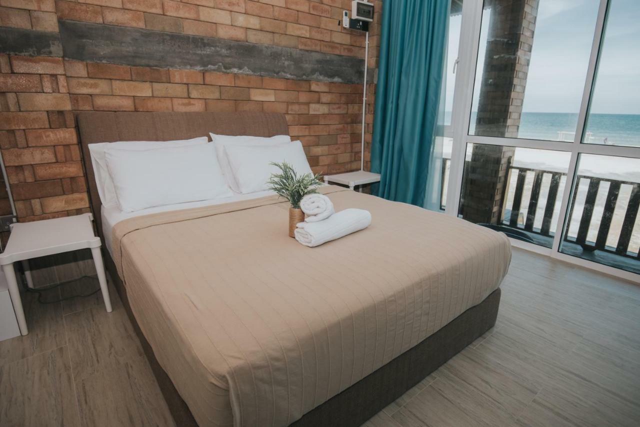 Ombak Deru Lodge มารัง ภายนอก รูปภาพ