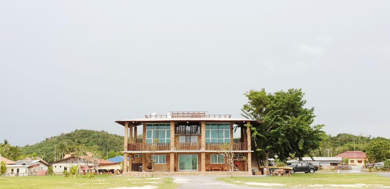 Ombak Deru Lodge มารัง ภายนอก รูปภาพ